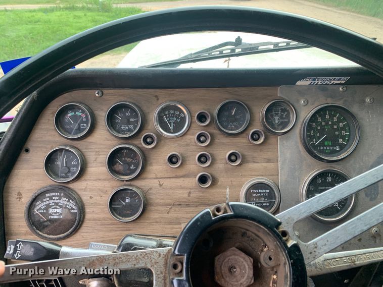 image for item DM7919 1991 Western Star 4900 grapple crane truck