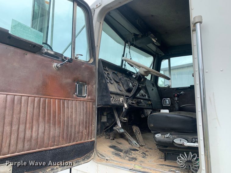 image for item DM7921 1985 Kenworth W900 dump truck