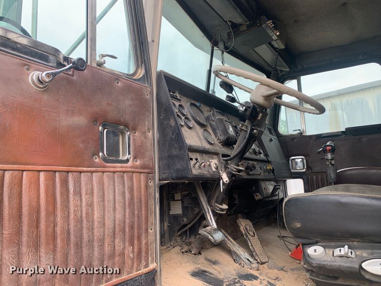 image for item DM7921 1985 Kenworth W900 dump truck