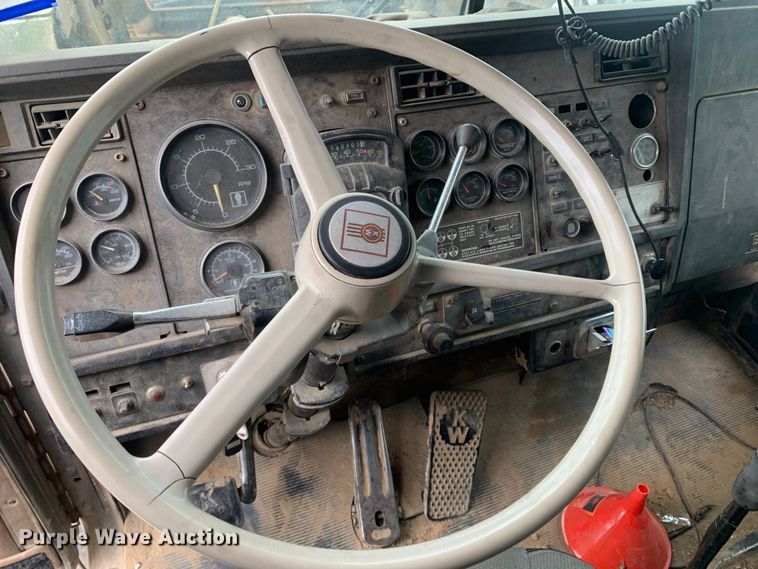 image for item DM7921 1985 Kenworth W900 dump truck