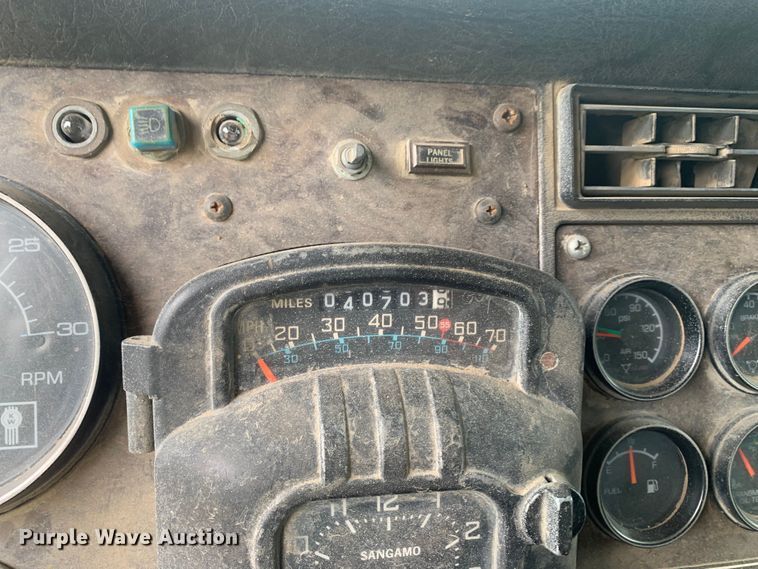 image for item DM7921 1985 Kenworth W900 dump truck