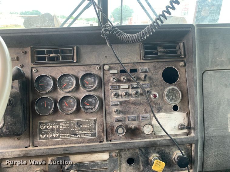 image for item DM7921 1985 Kenworth W900 dump truck