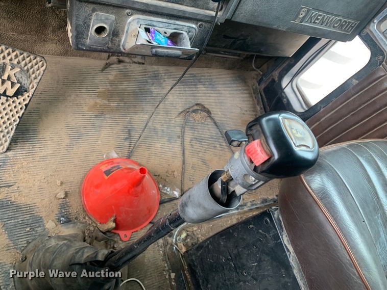 image for item DM7921 1985 Kenworth W900 dump truck