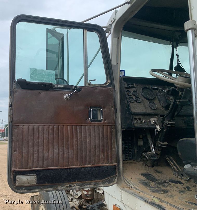 image for item DM7921 1985 Kenworth W900 dump truck