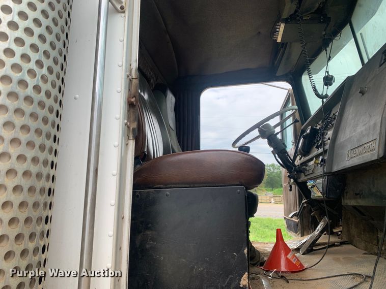 image for item DM7921 1985 Kenworth W900 dump truck