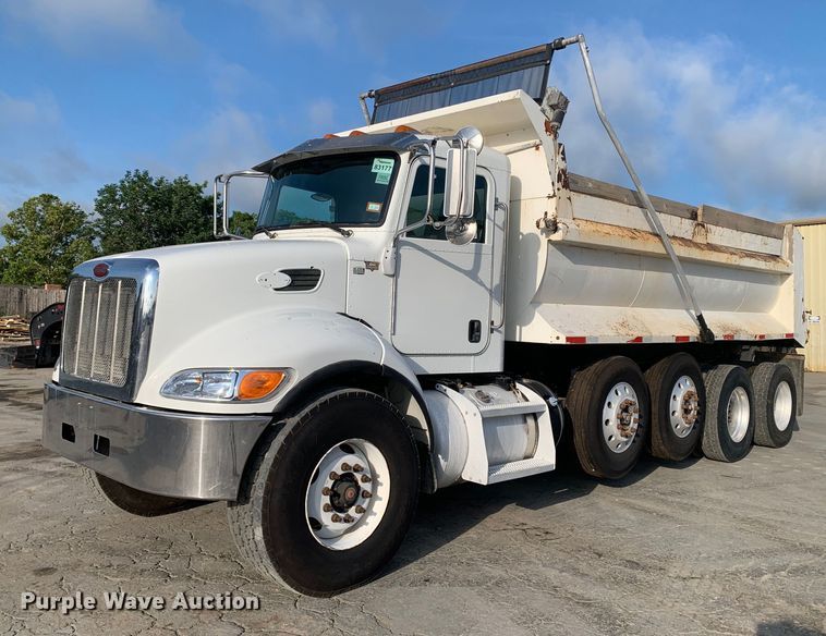 image for item DM7926 2015 Peterbilt 348 dump truck