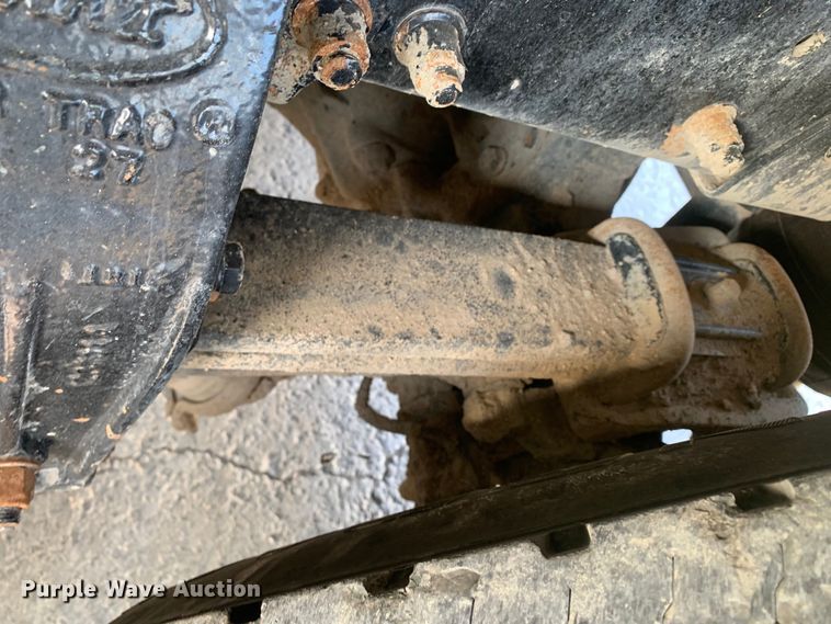 image for item DM7926 2015 Peterbilt 348 dump truck