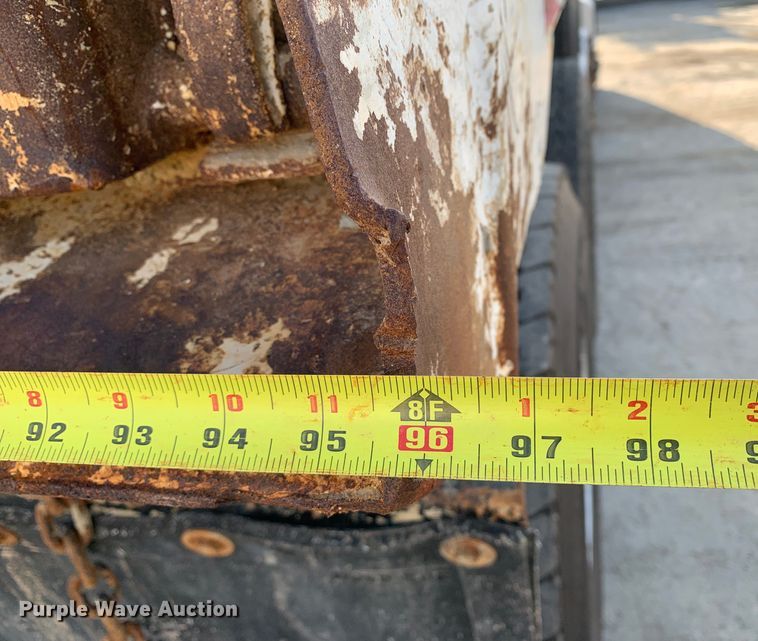 image for item DM7926 2015 Peterbilt 348 dump truck