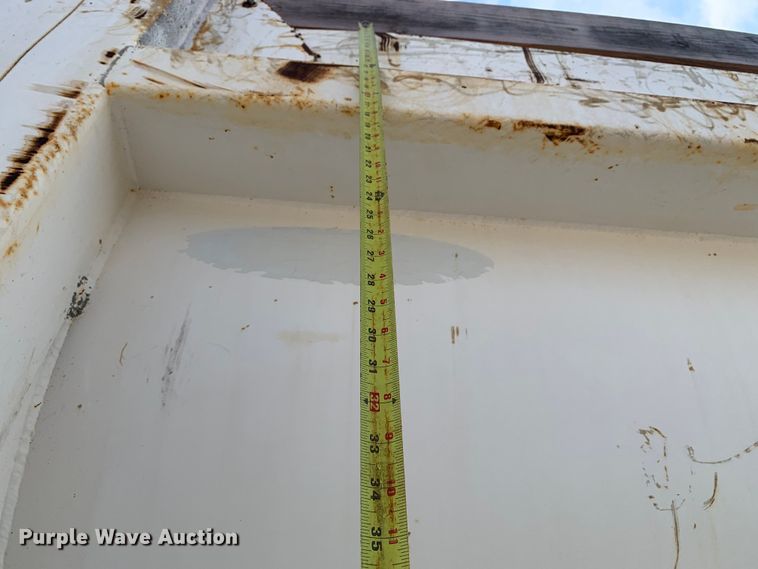 image for item DM7926 2015 Peterbilt 348 dump truck