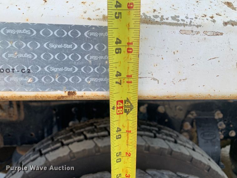 image for item DM7926 2015 Peterbilt 348 dump truck