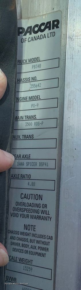 image for item DM7926 2015 Peterbilt 348 dump truck