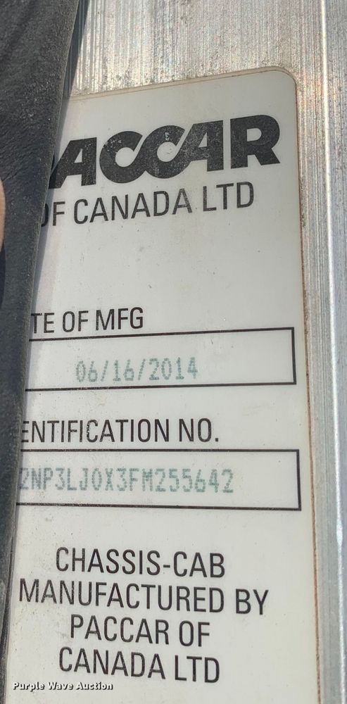 image for item DM7926 2015 Peterbilt 348 dump truck