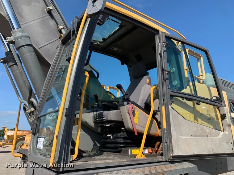 image for item DM7927 2015 Volvo EC380EL excavator