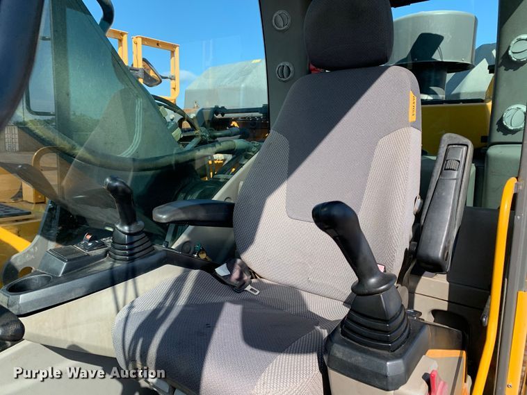 image for item DM7927 2015 Volvo EC380EL excavator