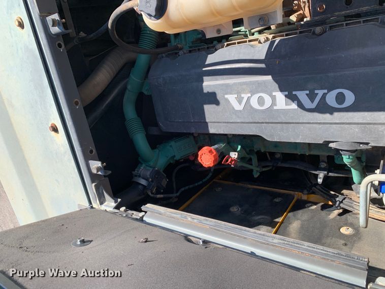 image for item DM7927 2015 Volvo EC380EL excavator