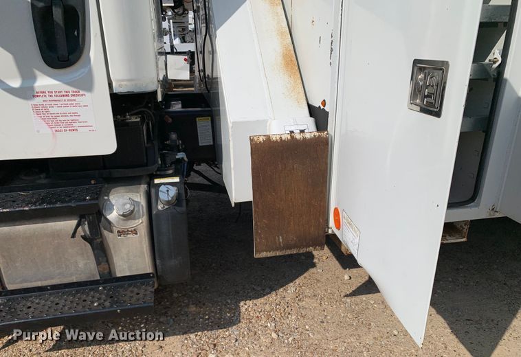 image for item DM7929 2015 Freightliner Business Class M2 bucket truck