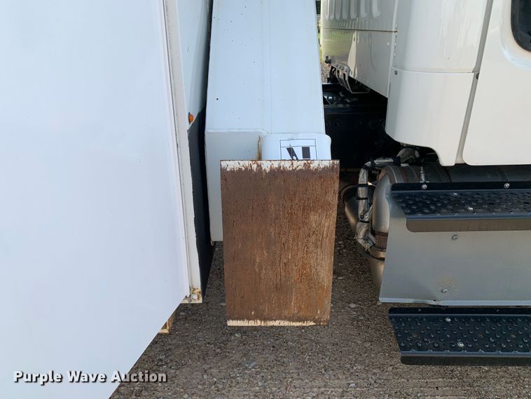 image for item DM7929 2015 Freightliner Business Class M2 bucket truck