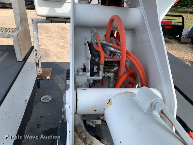 image for item DM7929 2015 Freightliner Business Class M2 bucket truck