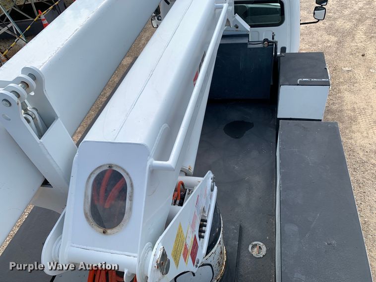 image for item DM7929 2015 Freightliner Business Class M2 bucket truck