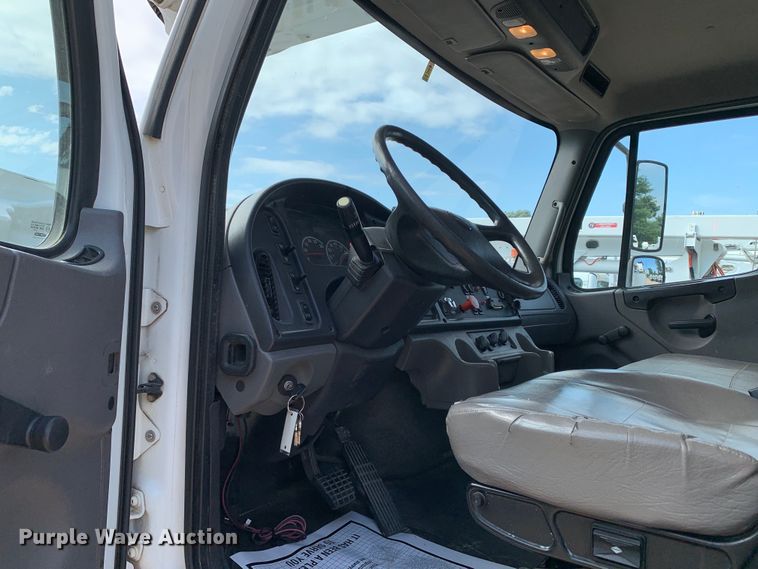 image for item DM7929 2015 Freightliner Business Class M2 bucket truck