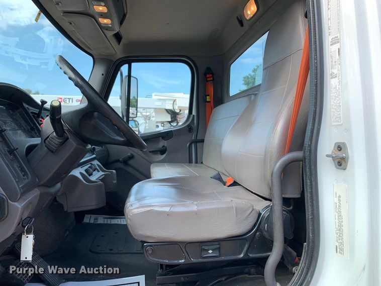 image for item DM7929 2015 Freightliner Business Class M2 bucket truck