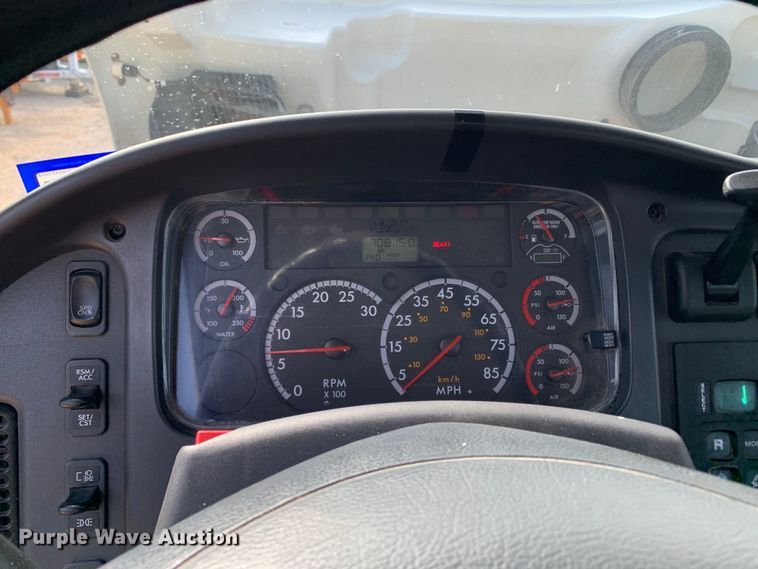 image for item DM7929 2015 Freightliner Business Class M2 bucket truck