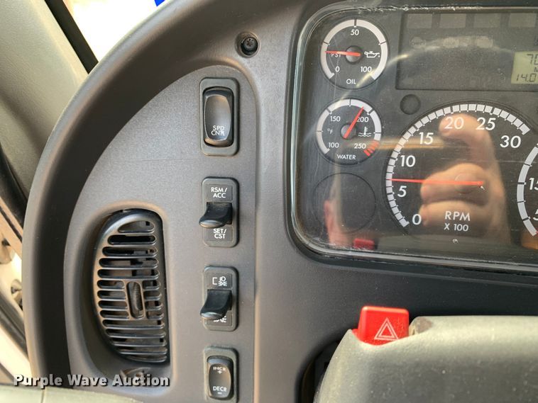 image for item DM7929 2015 Freightliner Business Class M2 bucket truck