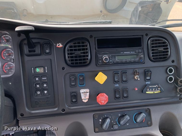 image for item DM7929 2015 Freightliner Business Class M2 bucket truck