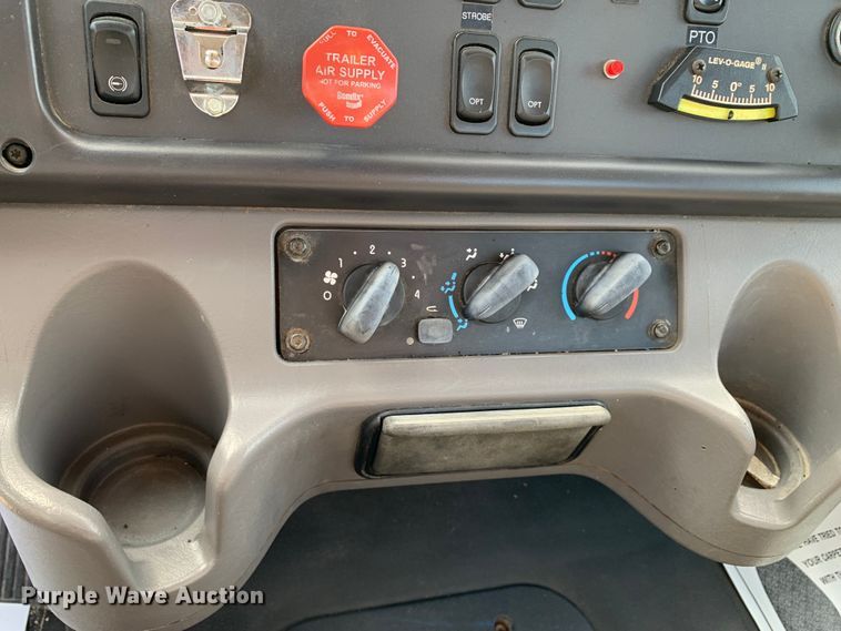 image for item DM7929 2015 Freightliner Business Class M2 bucket truck