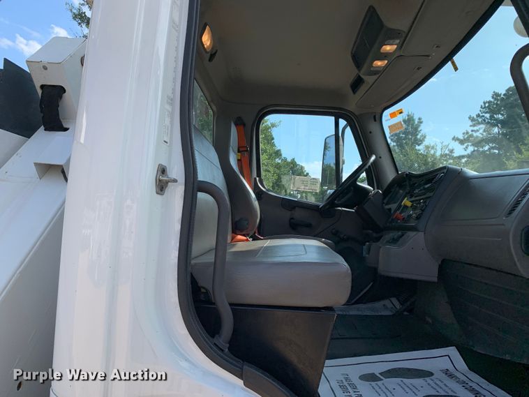 image for item DM7929 2015 Freightliner Business Class M2 bucket truck