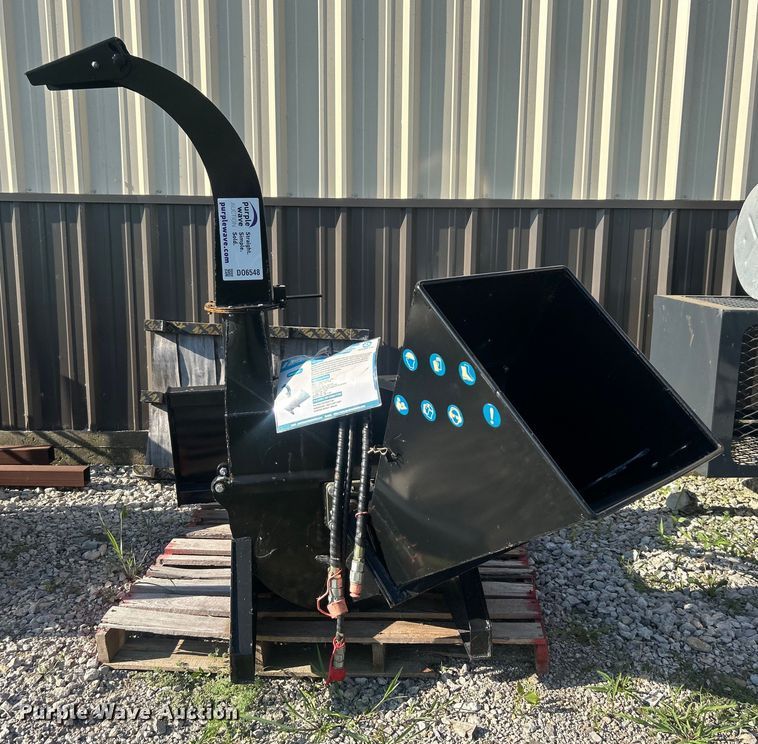 image for item DO6548 Agrotk  SSBX42 skid steer wood chipper