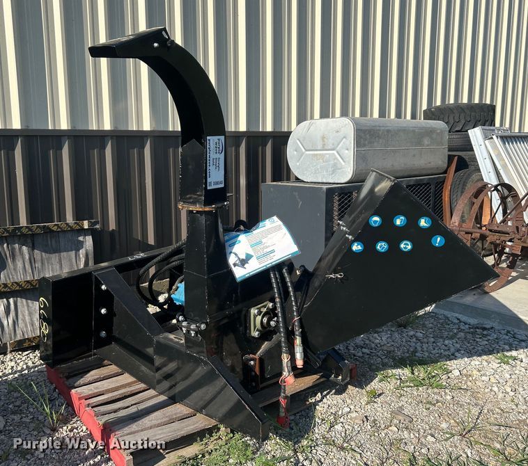 image for item DO6548 Agrotk  SSBX42 skid steer wood chipper