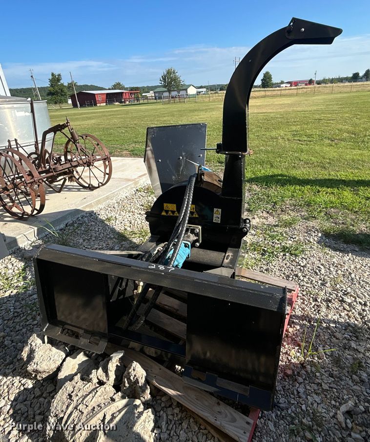 image for item DO6548 Agrotk  SSBX42 skid steer wood chipper