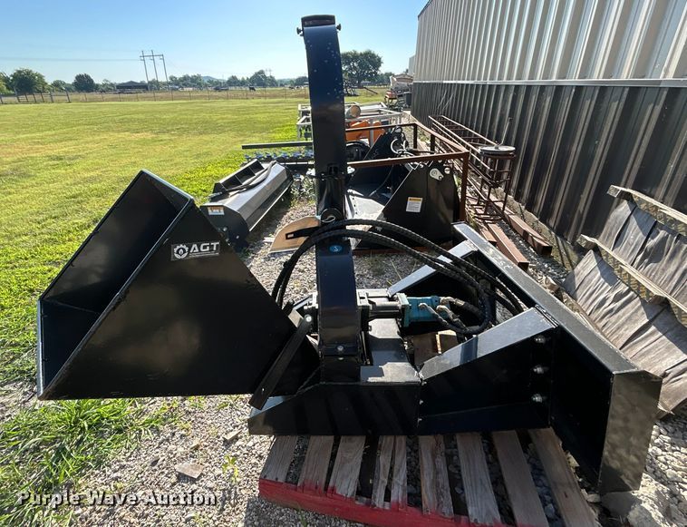 image for item DO6548 Agrotk  SSBX42 skid steer wood chipper