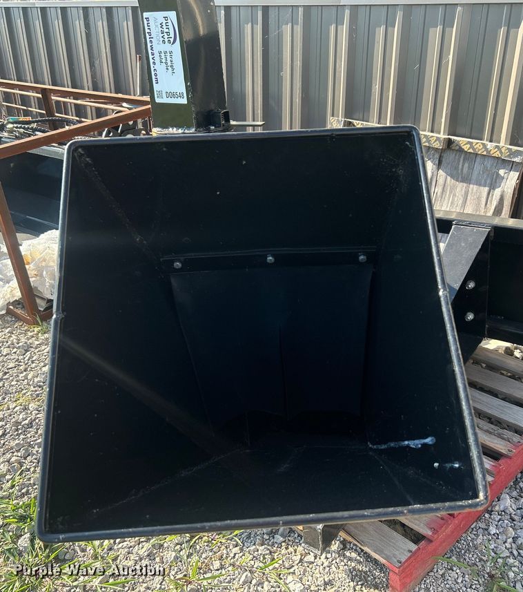 image for item DO6548 Agrotk  SSBX42 skid steer wood chipper