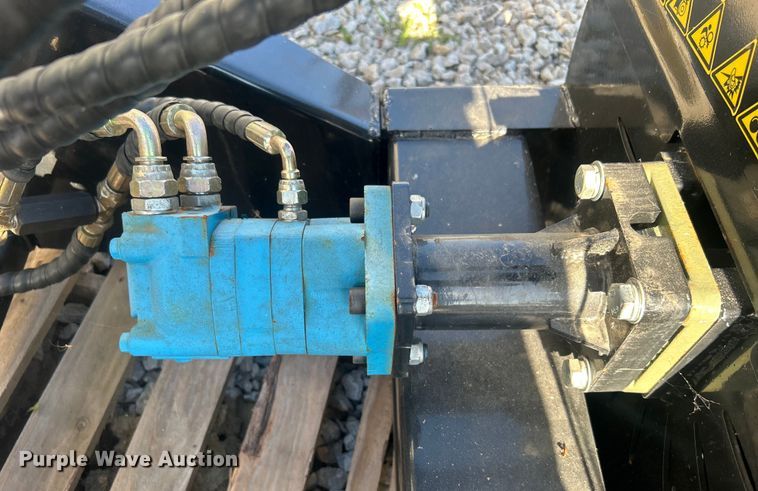 image for item DO6548 Agrotk  SSBX42 skid steer wood chipper