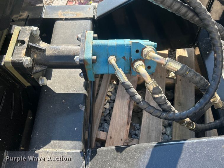 image for item DO6548 Agrotk  SSBX42 skid steer wood chipper