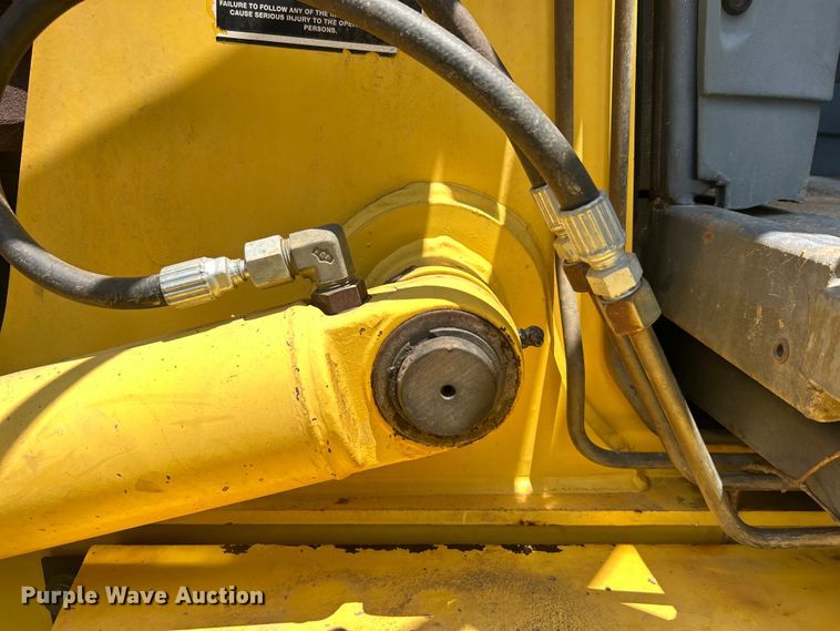 image for item DO6554 2001 New Holland LB75.B backhoe