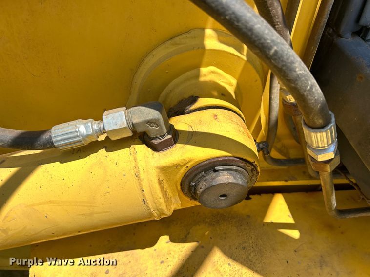 image for item DO6554 2001 New Holland LB75.B backhoe