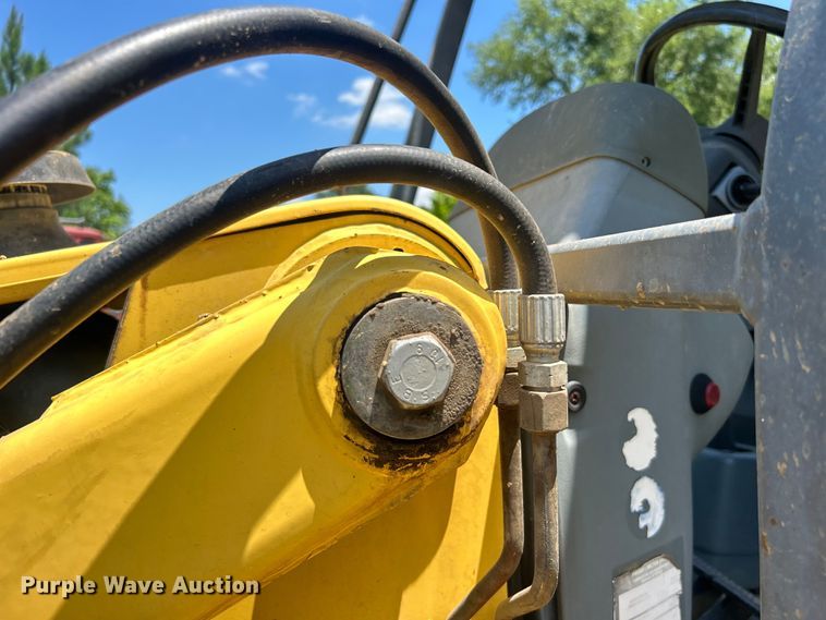 image for item DO6554 2001 New Holland LB75.B backhoe