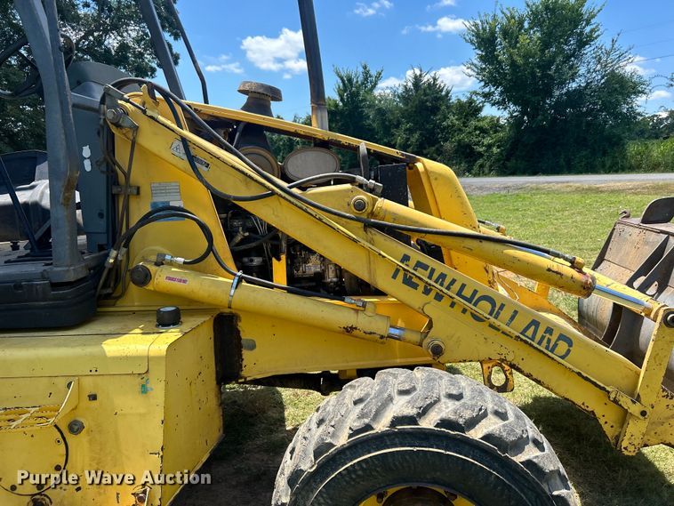 image for item DO6554 2001 New Holland LB75.B backhoe