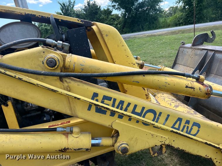 image for item DO6554 2001 New Holland LB75.B backhoe