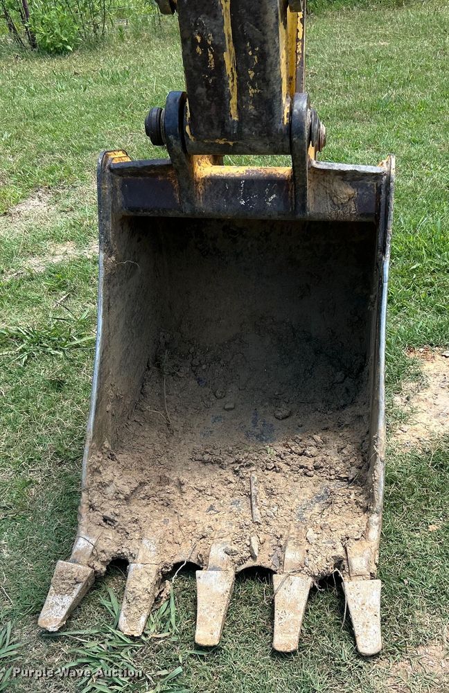 image for item DO6554 2001 New Holland LB75.B backhoe