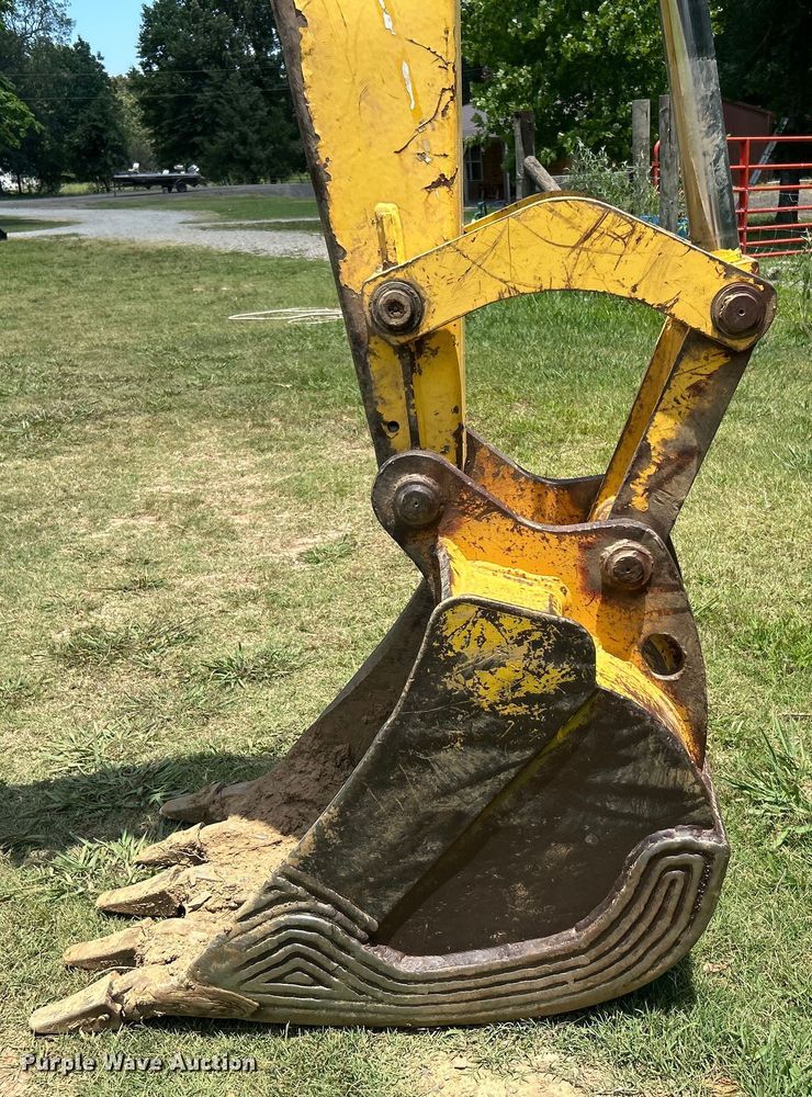 image for item DO6554 2001 New Holland LB75.B backhoe