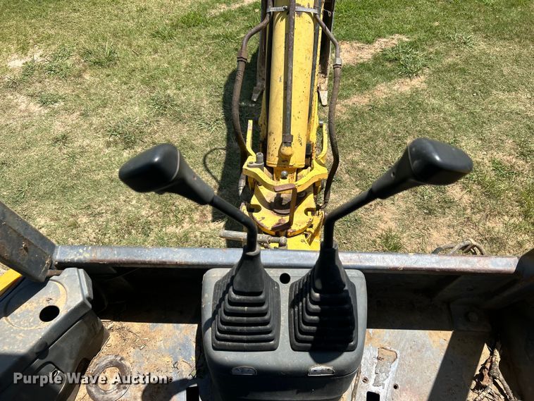 image for item DO6554 2001 New Holland LB75.B backhoe