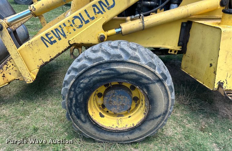 image for item DO6554 2001 New Holland LB75.B backhoe