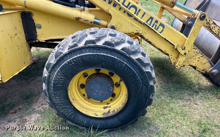 image for item DO6554 2001 New Holland LB75.B backhoe