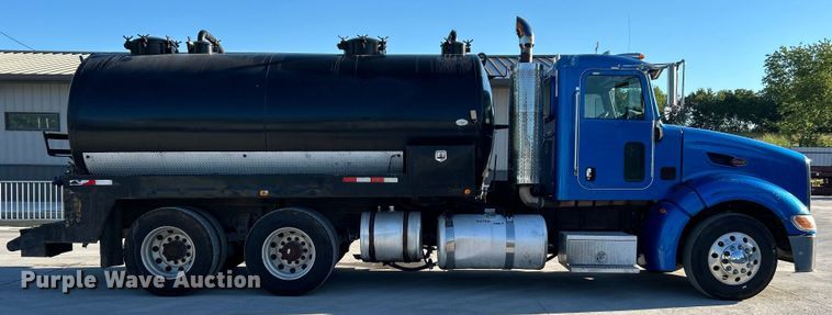 image for item DO6555 2008 Peterbilt 386 vacuum truck