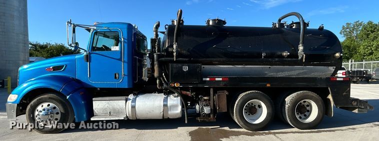 image for item DO6555 2008 Peterbilt 386 vacuum truck
