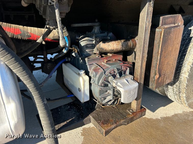 image for item DO6555 2008 Peterbilt 386 vacuum truck